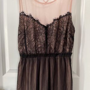 Tulle & Lace sleeveless mini dress by Forever 21
